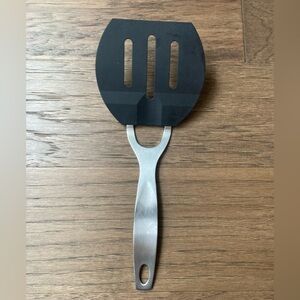 Oneida Flexible Nylon Stainless Slotted Spatula Pancake Turner Flipper